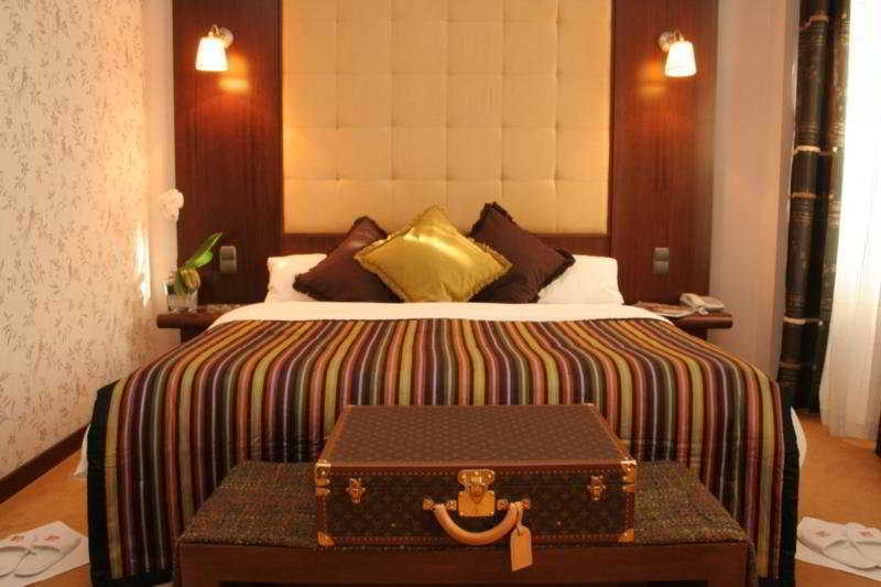 Friday Hotel Praha Bagian luar foto