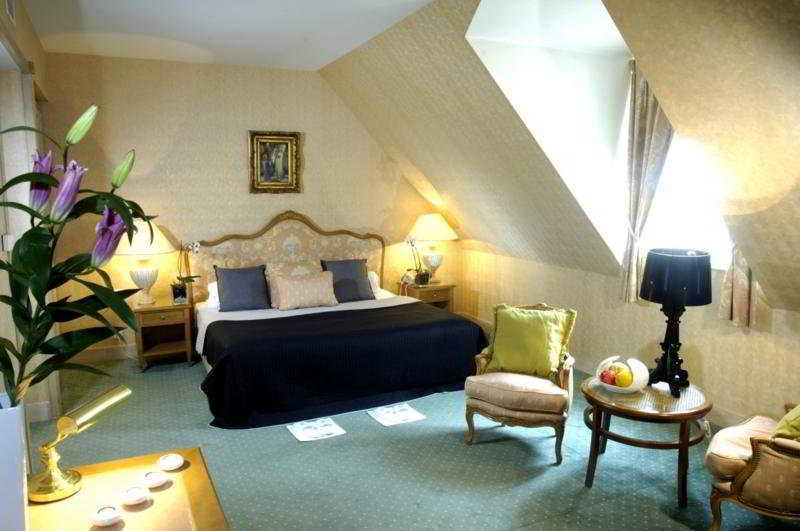 Friday Hotel Praha Bagian luar foto