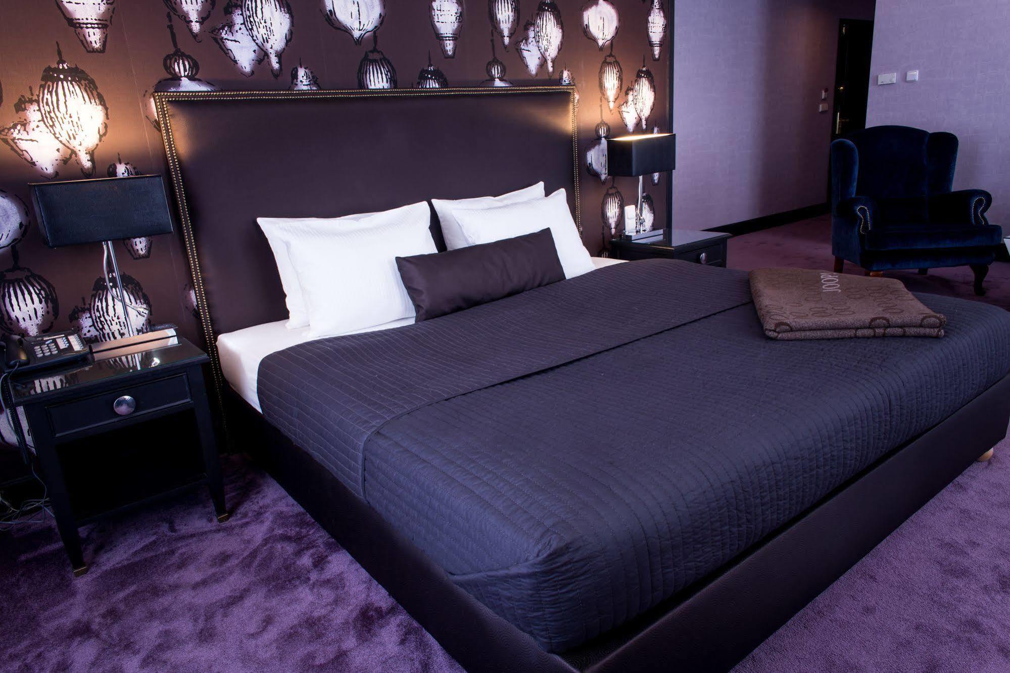 Friday Hotel Praha Bagian luar foto